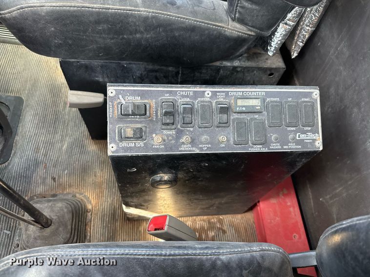 image for item DO2518 2015 Kenworth T800 ready mix truck