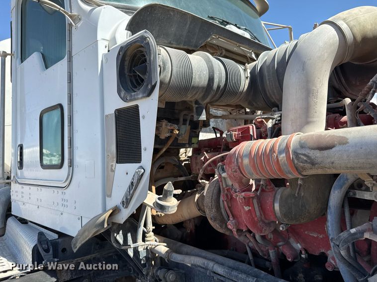 image for item DO2518 2015 Kenworth T800 ready mix truck