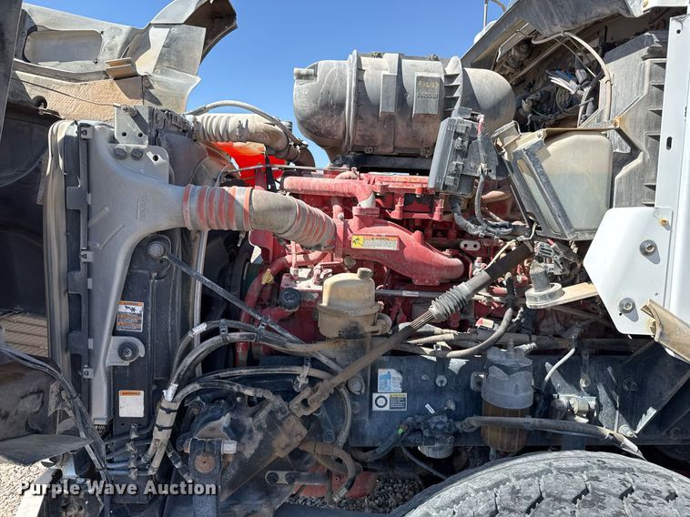 image for item DO2518 2015 Kenworth T800 ready mix truck