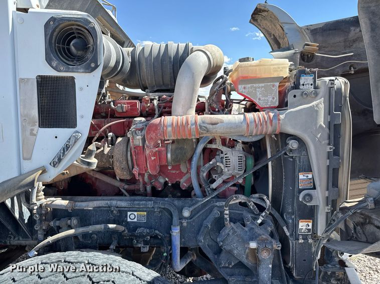 image for item DO2518 2015 Kenworth T800 ready mix truck