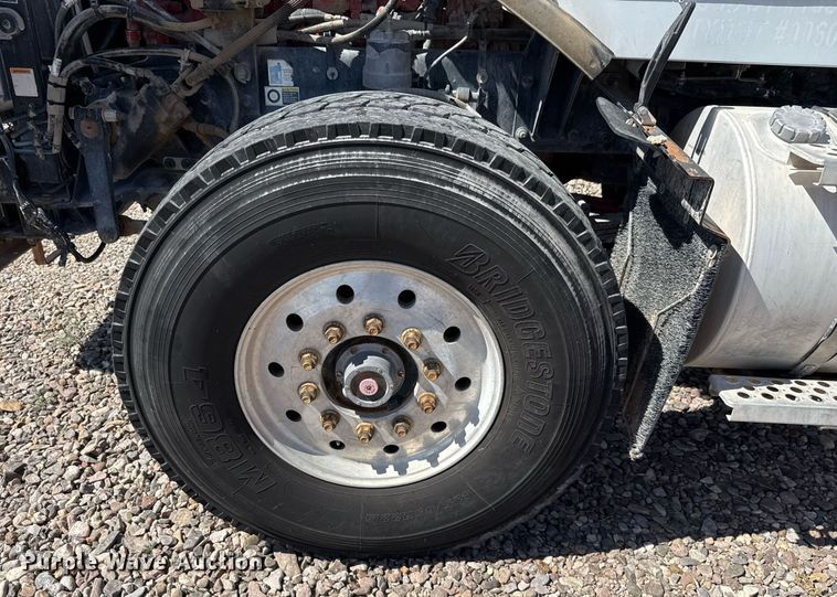 image for item DO2518 2015 Kenworth T800 ready mix truck