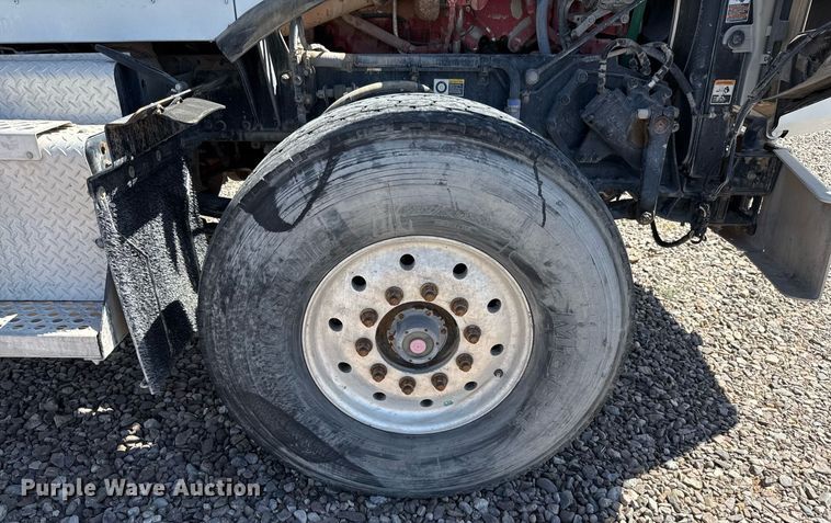 image for item DO2518 2015 Kenworth T800 ready mix truck