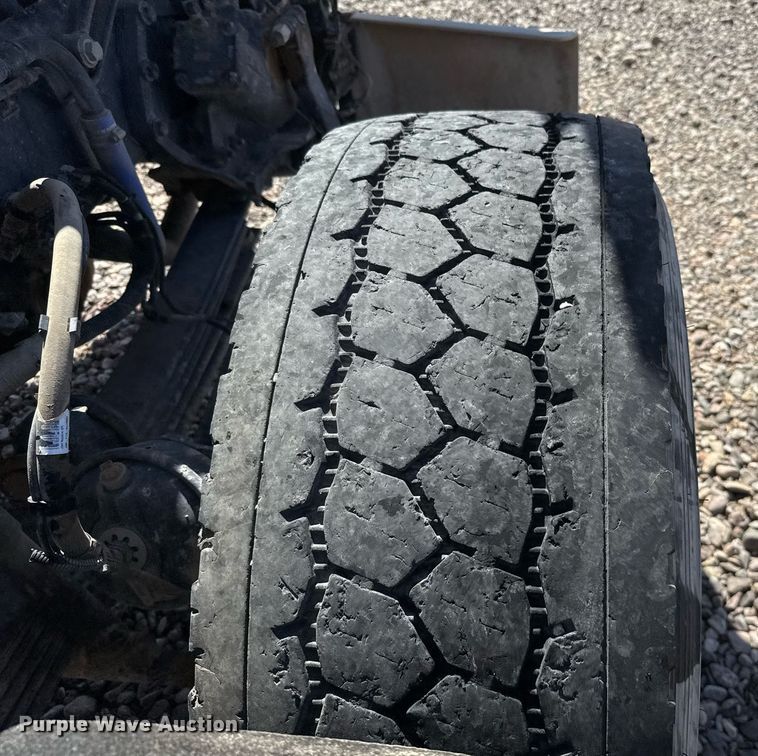 image for item DO2518 2015 Kenworth T800 ready mix truck