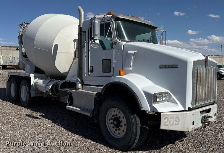 image for item DO2519 2015 Kenworth T800 ready mix truck