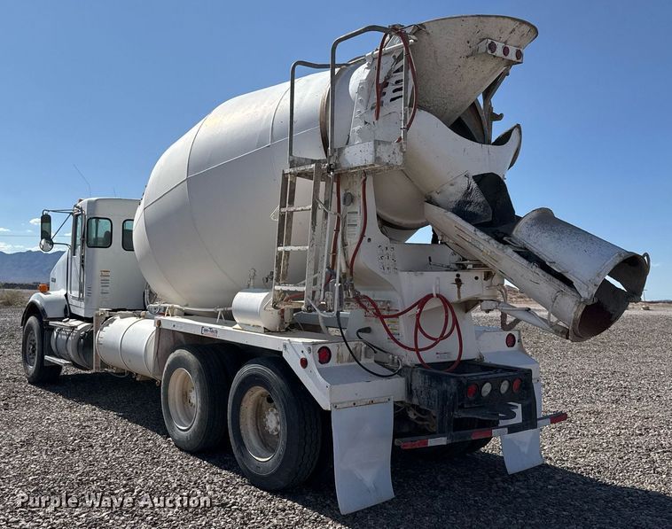 image for item DO2519 2015 Kenworth T800 ready mix truck