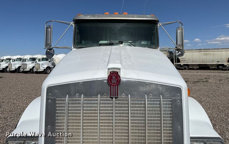 image for item DO2519 2015 Kenworth T800 ready mix truck