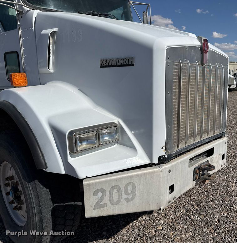 image for item DO2519 2015 Kenworth T800 ready mix truck
