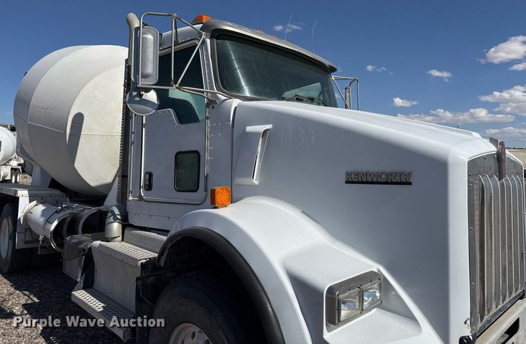 image for item DO2519 2015 Kenworth T800 ready mix truck