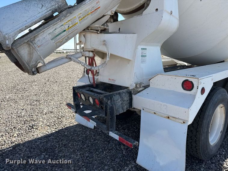 image for item DO2519 2015 Kenworth T800 ready mix truck