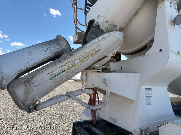 image for item DO2519 2015 Kenworth T800 ready mix truck