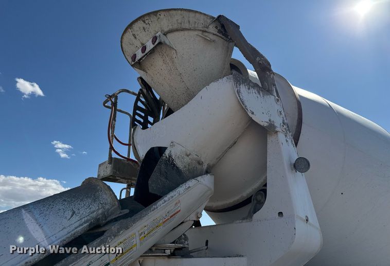 image for item DO2519 2015 Kenworth T800 ready mix truck