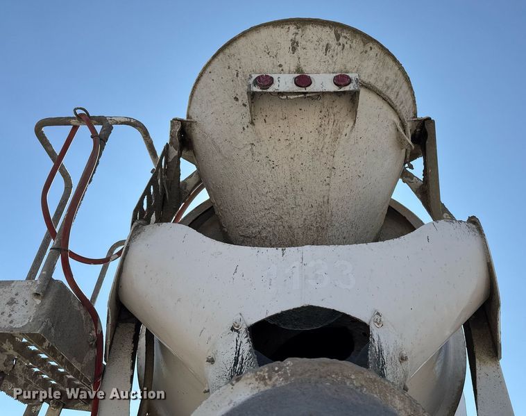 image for item DO2519 2015 Kenworth T800 ready mix truck