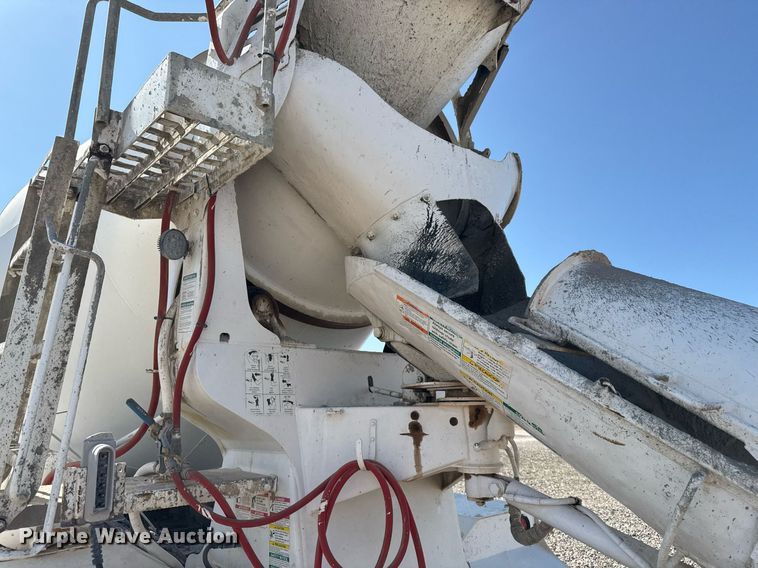 image for item DO2519 2015 Kenworth T800 ready mix truck