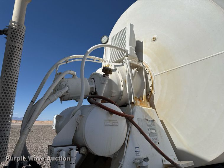 image for item DO2519 2015 Kenworth T800 ready mix truck