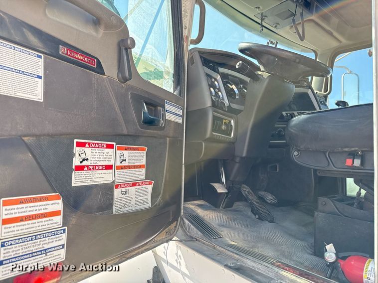 image for item DO2519 2015 Kenworth T800 ready mix truck