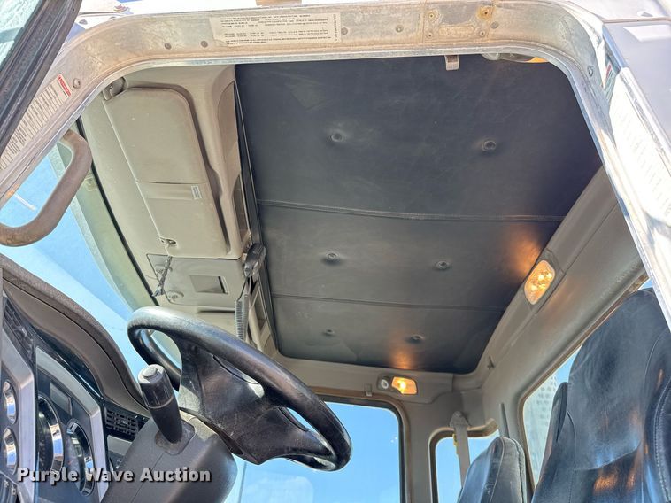 image for item DO2519 2015 Kenworth T800 ready mix truck