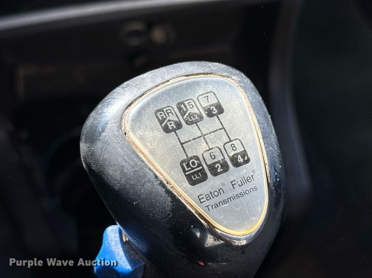 image for item DO2519 2015 Kenworth T800 ready mix truck