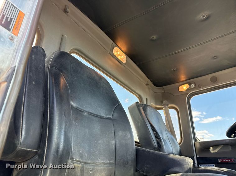 image for item DO2519 2015 Kenworth T800 ready mix truck