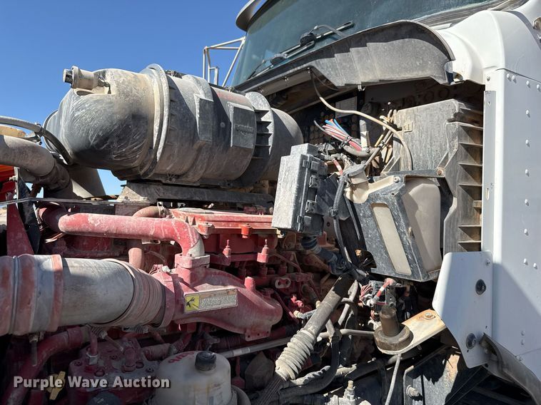 image for item DO2519 2015 Kenworth T800 ready mix truck