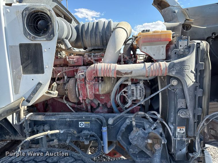 image for item DO2519 2015 Kenworth T800 ready mix truck