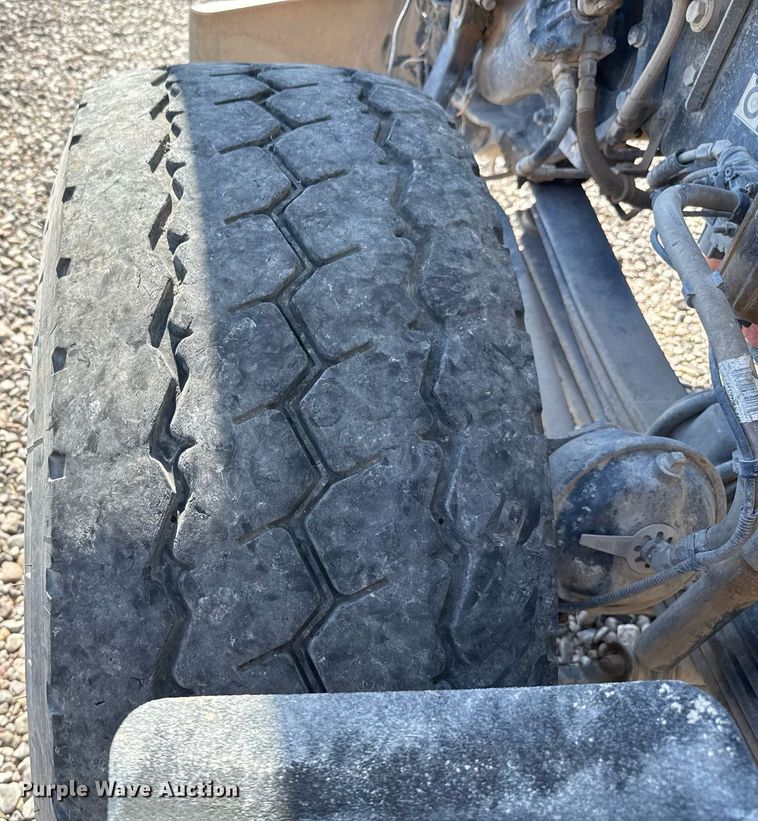 image for item DO2519 2015 Kenworth T800 ready mix truck