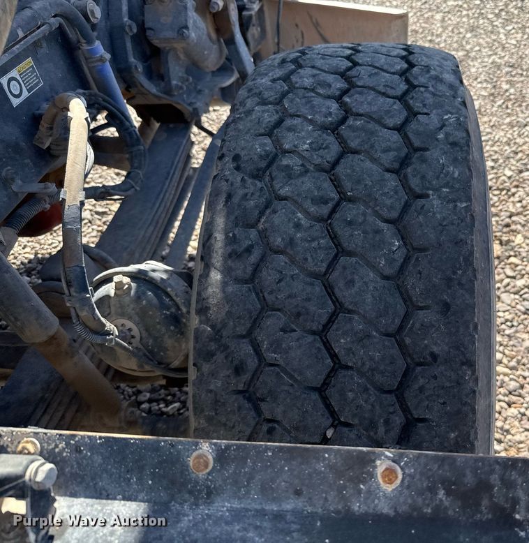 image for item DO2519 2015 Kenworth T800 ready mix truck