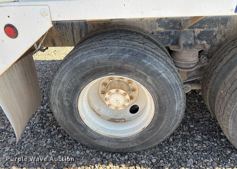 image for item DO2519 2015 Kenworth T800 ready mix truck