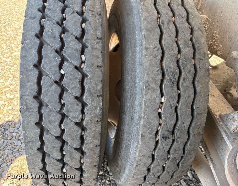 image for item DO2519 2015 Kenworth T800 ready mix truck