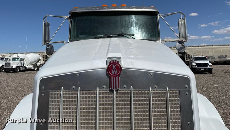 image for item DO2520 2015 Kenworth T800 ready mix truck