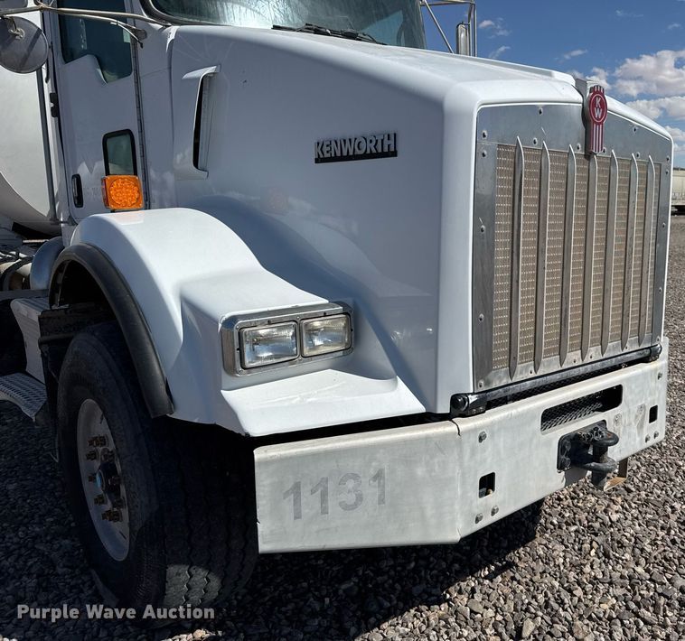 image for item DO2520 2015 Kenworth T800 ready mix truck