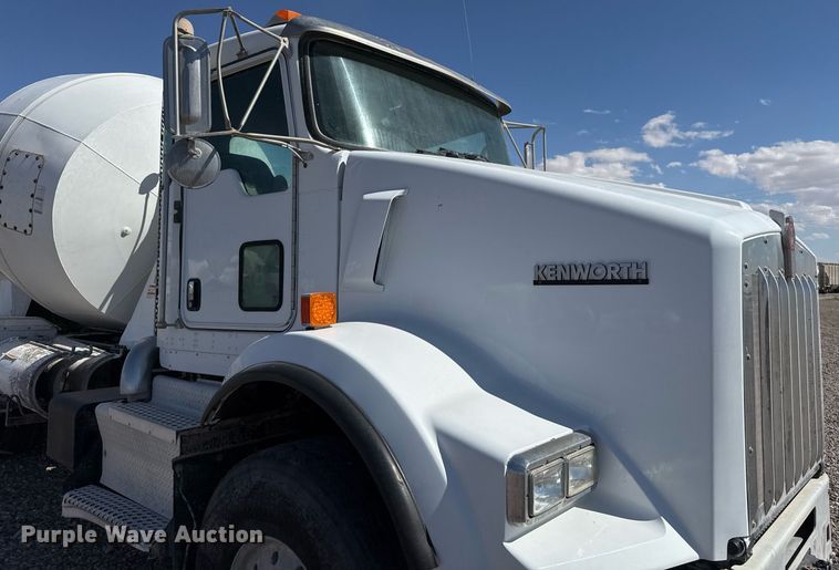 image for item DO2520 2015 Kenworth T800 ready mix truck