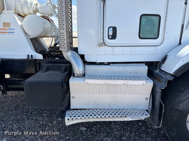 image for item DO2520 2015 Kenworth T800 ready mix truck