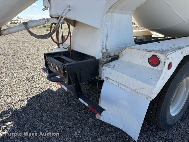 image for item DO2520 2015 Kenworth T800 ready mix truck