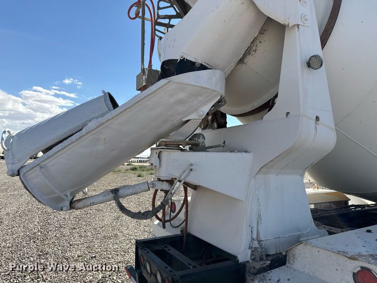 image for item DO2520 2015 Kenworth T800 ready mix truck