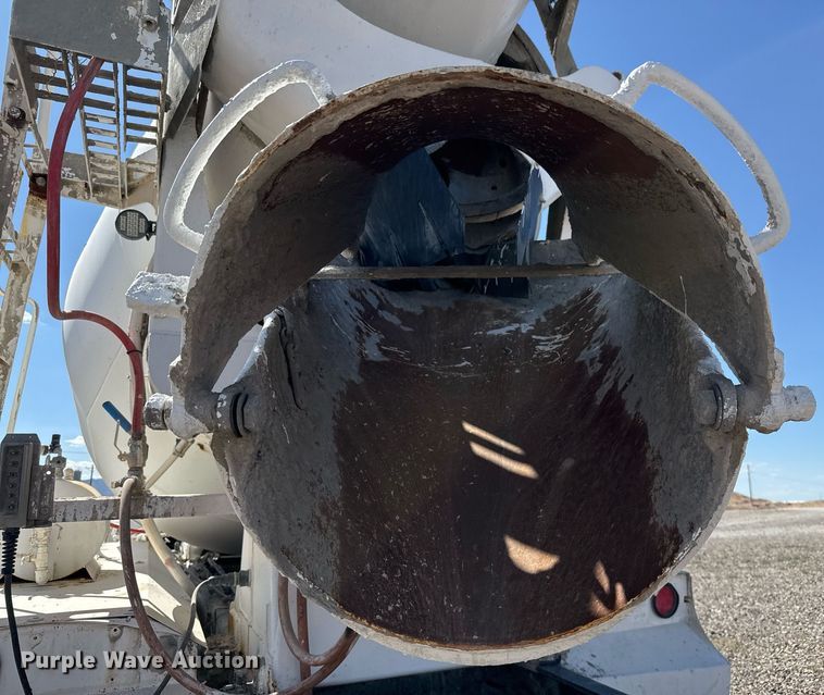 image for item DO2520 2015 Kenworth T800 ready mix truck