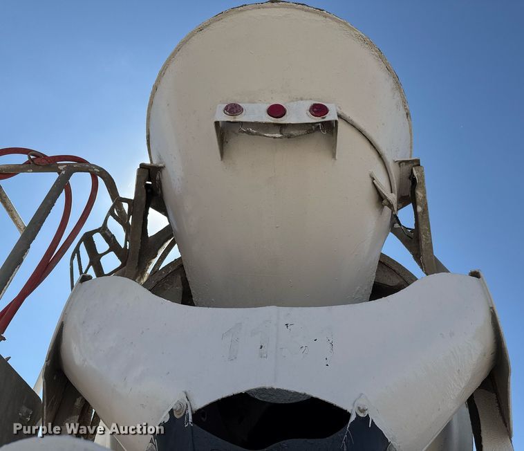 image for item DO2520 2015 Kenworth T800 ready mix truck