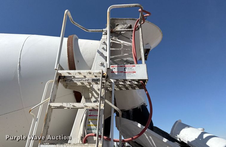 image for item DO2520 2015 Kenworth T800 ready mix truck