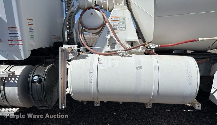 image for item DO2520 2015 Kenworth T800 ready mix truck