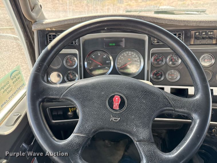 image for item DO2520 2015 Kenworth T800 ready mix truck