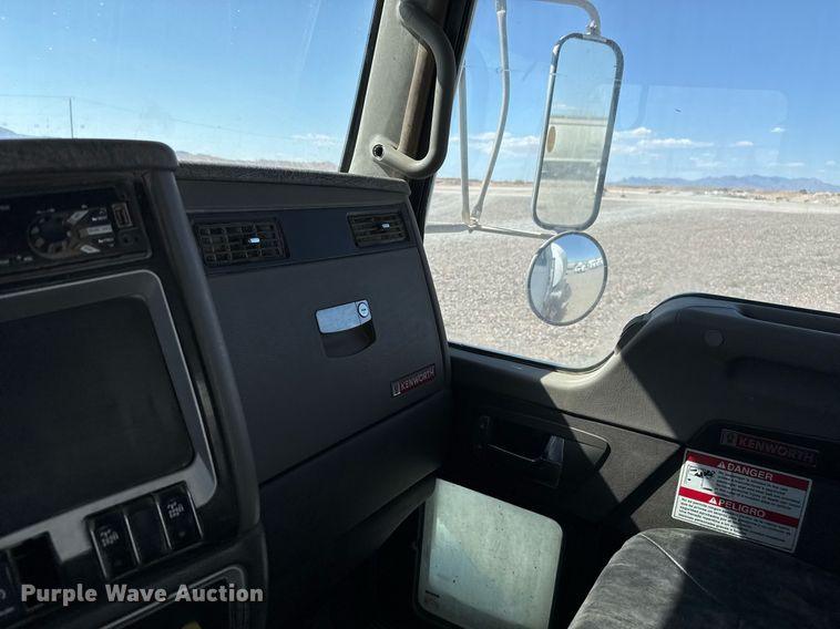 image for item DO2520 2015 Kenworth T800 ready mix truck