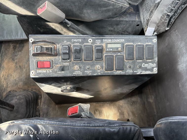 image for item DO2520 2015 Kenworth T800 ready mix truck