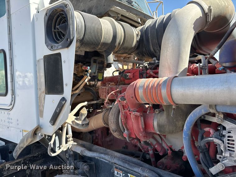 image for item DO2520 2015 Kenworth T800 ready mix truck