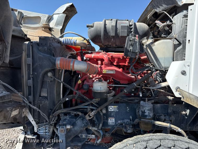 image for item DO2520 2015 Kenworth T800 ready mix truck