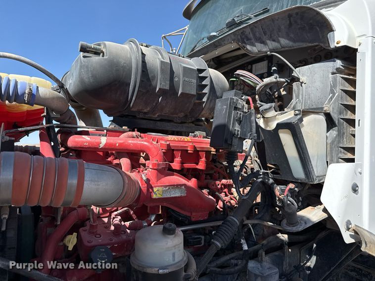 image for item DO2520 2015 Kenworth T800 ready mix truck