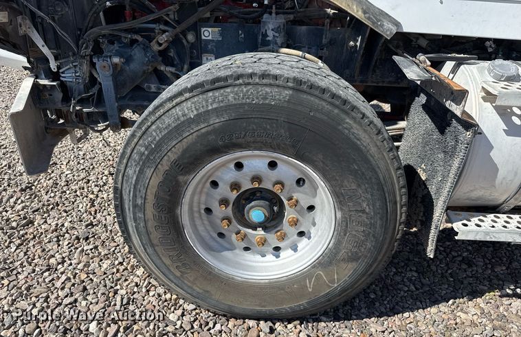 image for item DO2520 2015 Kenworth T800 ready mix truck