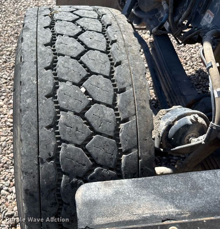 image for item DO2520 2015 Kenworth T800 ready mix truck