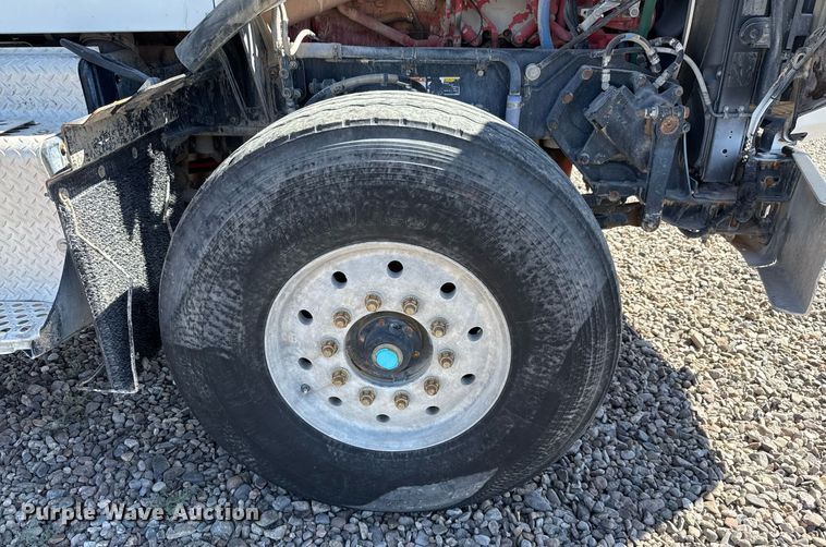 image for item DO2520 2015 Kenworth T800 ready mix truck