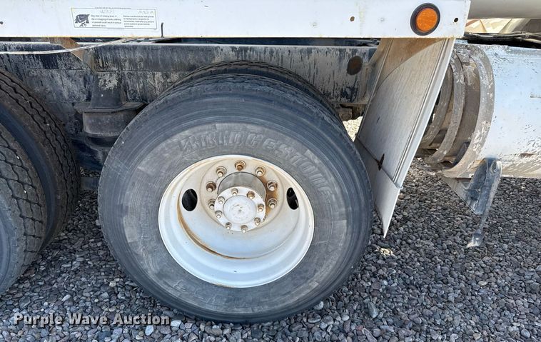 image for item DO2520 2015 Kenworth T800 ready mix truck