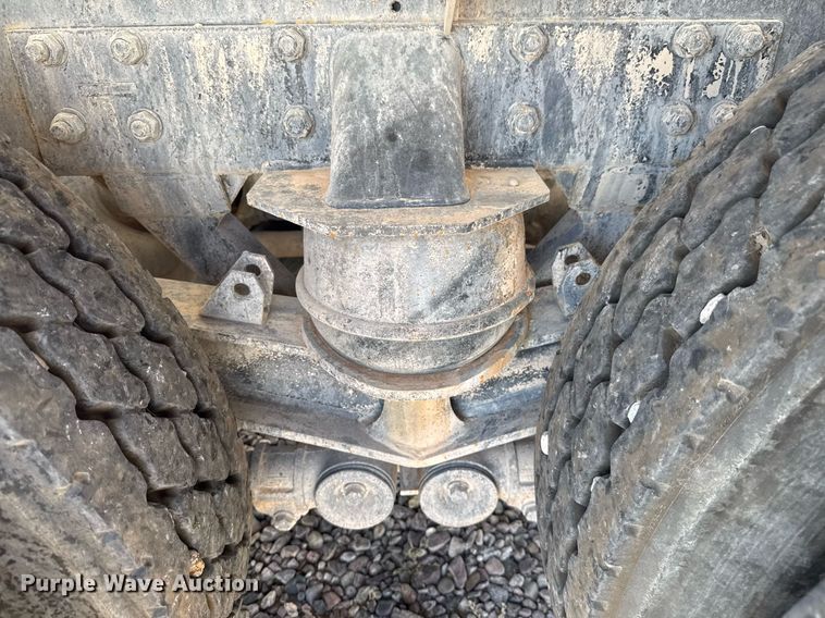 image for item DO2520 2015 Kenworth T800 ready mix truck