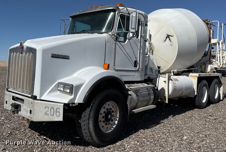 image for item DO2521 2015 Kenworth T800 ready mix truck